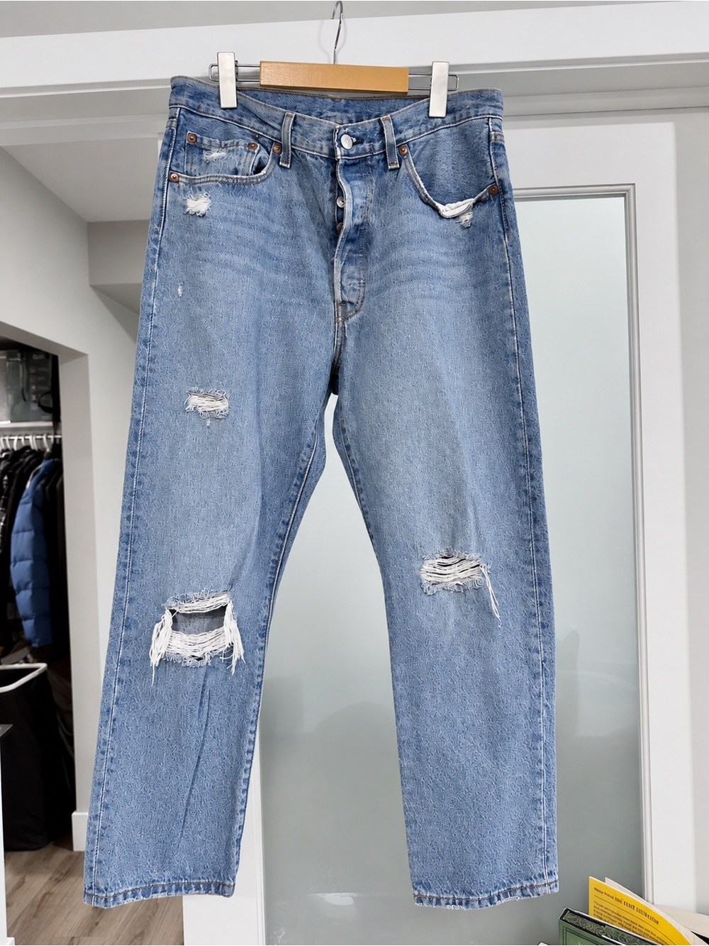 Levi’s 501 Crop Athens Break Distressed Jeans W31 L28